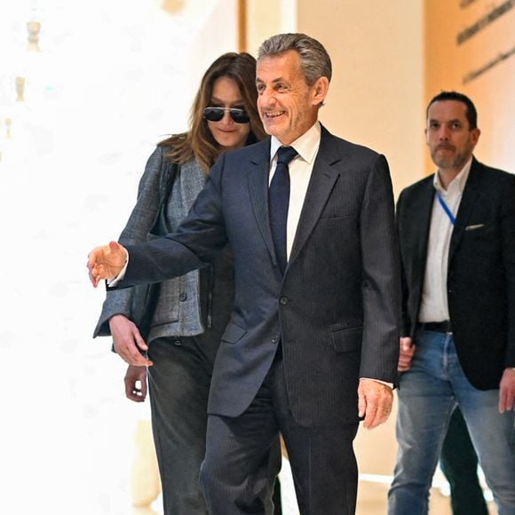 Nicolas Sarkozy et sa femme Carla Bruni - Dernier jour du procès du financement libyen de Sarkozy: ses avocats de l’ancien président vont plaider la relaxe, au tribunal de Paris, France, le 8 avril 2025. © Pierre Perusseau/Bestimage