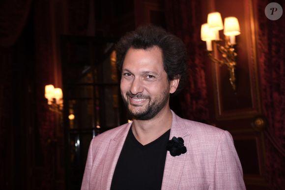 Le magicien Eric Antoine lors du gala de l'association "Les bonnes fées" à l'InterContinental Paris.
© Rachid Bellak / Bestimage