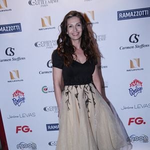Son compagnon raconte avoir voulu être pleinement impliqué dans son parcours de soins.
Adeline Blondieau au défilé Christophe Guillarmé prêt-à-porter automne-hiver 2023/2024 lors de la Fashion Week de Paris (PFW) au Balajo à Paris le 1er mars 2023. © Rachid Bellak / Bestimage