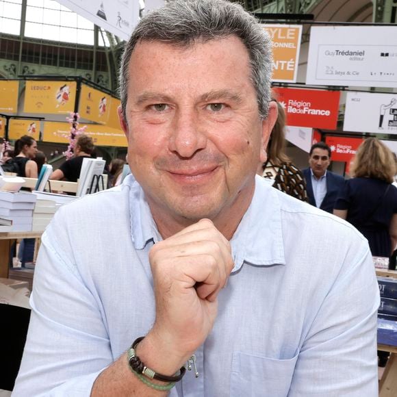 Pascal Bataille lors du Festival du Livre de Paris 2025 au Grand Palais à Paris le 12 avril 2025.

© Cédric Perrin / Bestimage