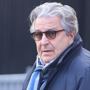 Exclusif - Christian Clavier arrive à la station de radio RTL à Paris le 17 décembre 2019. © Jonathan Rebboah / Panoramic / Bestimage