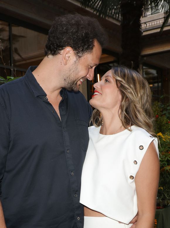 Exclusif - Éric Antoine et sa compagne Gennifer Demey lors de l'inauguration Le Patio by Norbert Tarayre au Prince de Galles à Paris, France, le 4 juillet 2025. © Coadic Guirec/Bestimage