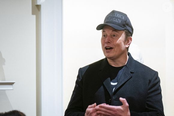 Après le célèbre X Æ A-Xii, le plus jeune garçon du patron de Tesla et X s'appelle Seldon Lycurgus

Elon Musk s'exprime lors d'une réunion du cabinet à la Maison Blanche à Washington, DC, États-Unis, le mercredi 26 février 2025. Credit : Al Drago / Pool via CNP