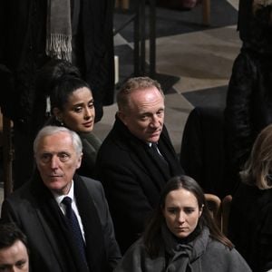 Parmi les convives, on pouvait compter sur Salma Hayek et son mari François-Henri Pinault. 

Salma Hayek, François-Henri Pinault, Maryvonne Pinault during official reopening ceremony of Notre-Dame Cathedral in Paris, France on December 7, 2024, after more than five-years of reconstruction work following the April 2019 fire. © Eliot Blondet/Pool/Bestimage