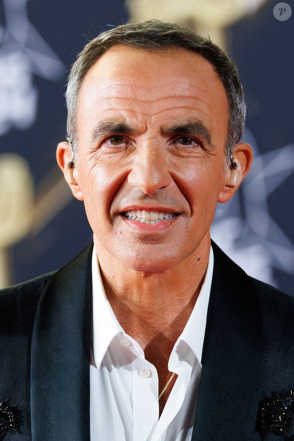 Nikos Aliagas présente les 26èmes NRJ Music Awards au Palais des Festivals le 1er novembre 2024 à Cannes, France. Photo par Anne Barson/ABACAPRESS.COM