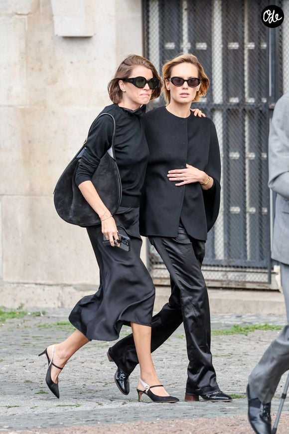 Guest, Ana Girardot - Arrivées aux obsèques de Mathilde Favier en l'église Saint-Sulpice à Paris le 31 aout 2026. © Dominique Jacovides-Cyril Moreau/Bestimage