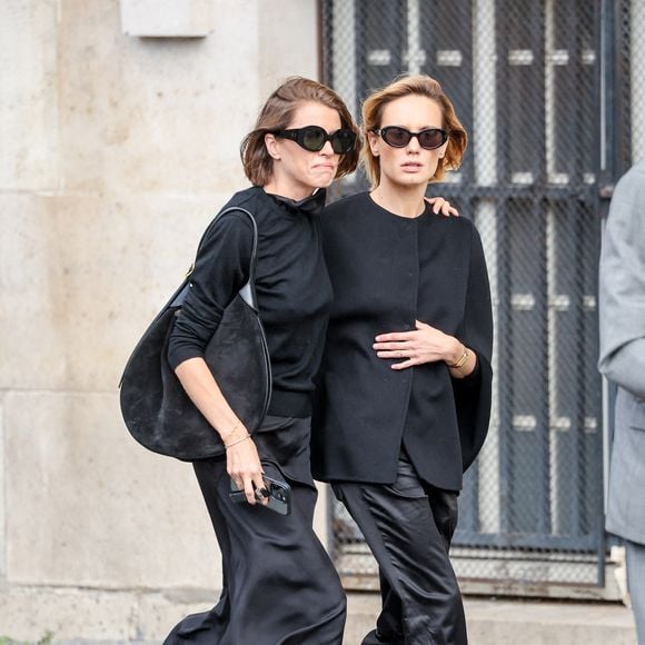 Guest, Ana Girardot - Arrivées aux obsèques de Mathilde Favier en l'église Saint-Sulpice à Paris le 31 aout 2026. © Dominique Jacovides-Cyril Moreau/Bestimage