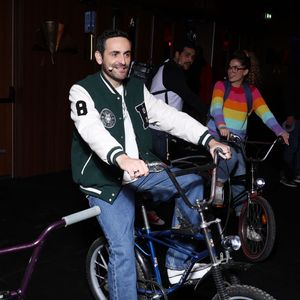 Depuis 2018, il incarne plusieurs émissions à succès sur l'antenne de TF1

Camille Combal - Avant-première de la série "Stranger Things'" Saison 5 au Grand Rex à Paris le 18 novembre 2025. © Denis Guignebourg/Bestimage