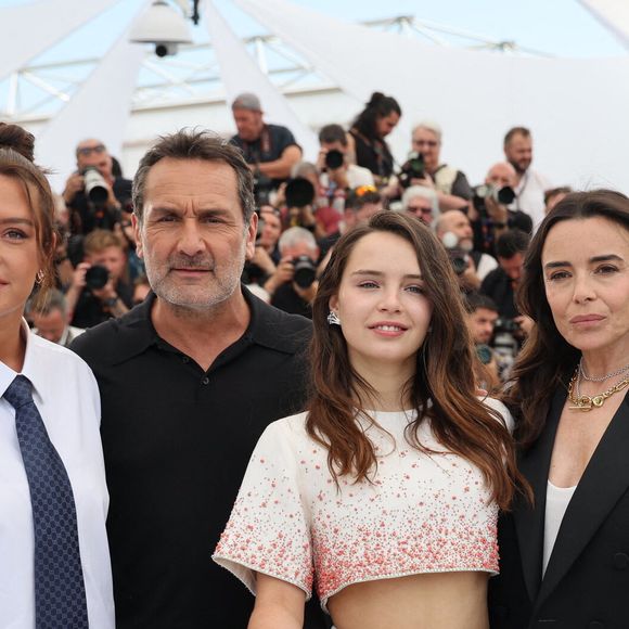 Adèle Exarchoupoulos, le réalisateur Gilles Lellouche, Mallory Wanecque et Elodie Bouchez - Photocall du film "L'Amour Ouf" lors du 77ème Festival International du Film de Cannes (14 - 25 mai 2024), le 24 mai 2024. © Jacovides / Moreau / Bestimage