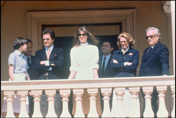 Première apparition officielle de Philippe Junot avec la famille de Monaco, Stéphanie, Grace, Caroline et le prince Rainier de Monaco au balcon. Agence / Bestimage