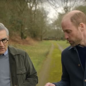 Il apparaît dans un épisode de la série Apple TV+ "The Reluctant Traveler"

Le prince William avec Eugene Levy, de Schitt Creek dans un prochain épisode de la série Apple TV+ d'Eugene Levy, The Reluctant Traveler, intitulé Living the Royal Life in the UK.  Photo Backgrid UK/ Bestimage
