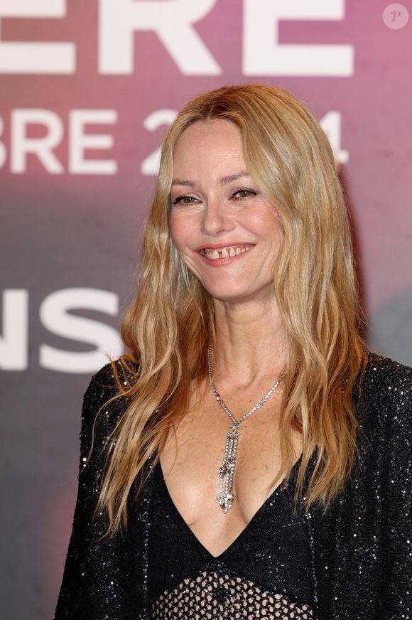 Vanessa Paradis au photocall de la cérémonie d'ouverture de la 15ème édition du festival Lumière à la Halle Tony Garnier de Lyon le 12 octobre 2024.
© Dominique Jacovides / Bestimage