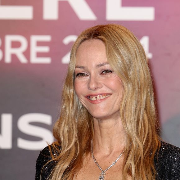 Vanessa Paradis au photocall de la cérémonie d'ouverture de la 15ème édition du festival Lumière à la Halle Tony Garnier de Lyon le 12 octobre 2024.
© Dominique Jacovides / Bestimage