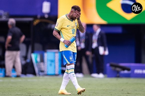 La spécialiste explique également que vivre constamment en "pilote automatique" peut favoriser l'anxiété, l'insomnie et l'épuisement émotionnel.

Neymar après la défaite du Brésil contre la Norvège lors de la Coupe du monde 2026 au Jersey Stadium de New York, le 5 juillet 2026.

© Zuma Press / Bestimage