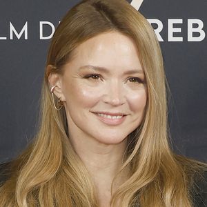 Maman d'Hiro, fruit de son amour avec Niels Schneider, Virginie Efira a remporté il y a deux ans le César de la meilleure actrice pour Revoir Paris d’Alice Winocour.

Virginie Efira - Première du film "Vie privée" au Pathé Palace à Paris
© Christophe Aubert via Bestimage