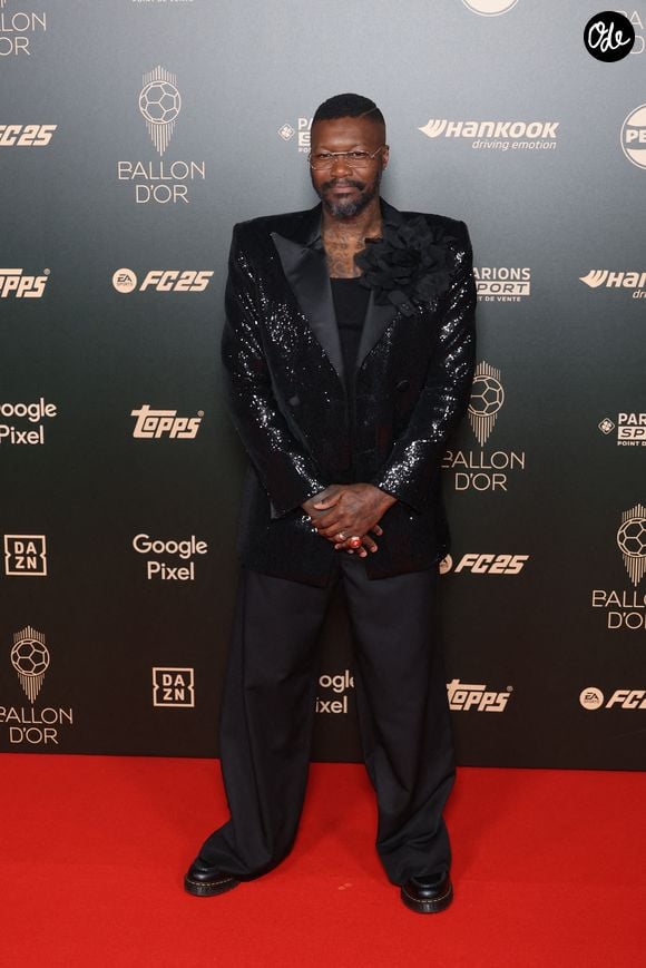 Djibril Cissé à son arrivée à la cérémonie du Ballon d'Or 2024 au théâtre du Châtelet, le 28 octobre 2024 à Paris, en France. Photo de Jérôme Dominé/ABACAPRESS.COM