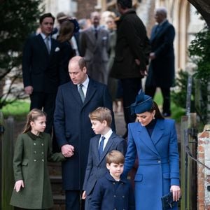 Le prince William, prince de Galles, et Kate Middleton, princesse de Galles, avec leurs enfants le prince George de Galles, la princesse Charlotte de Galles et le prince Louis de Galles participant au service religieux du matin de Noël à l'église Sainte-Marie-Madeleine de Sandringham, Norfolk. Photo par AGENCE / BESTIMAGE