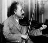 Dans l'une des lettres, le célèbre physicien partageait une vision inspirante de l'apprentissage basée sur le plaisir et la passion.

Albert Einstein le 3 mai 1929 à Paris.

© Keystone Press Agency/ZUMA Press Wire