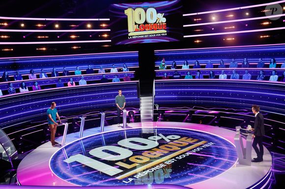 Exclusif - Cyril Feraud et les finalistes - Enregistrement de l'émission "100% logique" présentée par C. Feraud et qui sera diffusée le 25 octobre 2025 sur France 2 au studio du Lendit à Saint-Denis, France, le 14 mars 2025. © Christophe Clovis/Bestimage