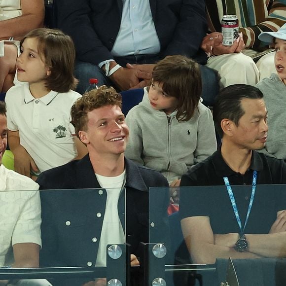 Léon Marchand en tribunes lors de la finale homme entre Jannik Sinner et Alexander Zverev (6/3 - 7/6 - 6/3) du tournoi de tennis d'Open 2025 de Melbourne en Australie, le 25 janvier 2025.

© Nicolas Luttiau/Bestimage