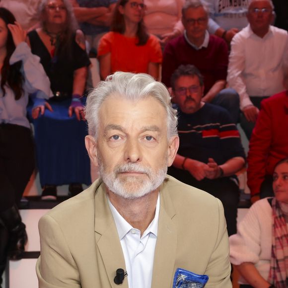 Exclusif - Gilles Verdez, sur le plateau de TBT9 présenté par C.Hanouna, et diffusé en direct sur W9, Paris, France, le 15 octobre 2025. © Jack Tribeca / Bestimage