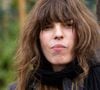Lou Doillon est en deuil. 

Lou Doillon - Inauguration de la passerelle Jane Birkin devant les 41-43 quai de Valmy à Paris 
© Cyril Moreau / Bestimage