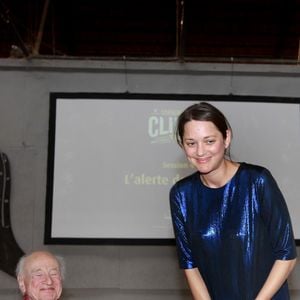 Exclusif - L'actrice Marion Cotillard et le philosophe Edgar Morin (Edgar Nahoum) lancent l'opération écologie internationale "Darwin Alerte" pour protéger la planète, à Bordeaux, France, le 10 septembre 2016, à l'occasion du Congres "Ocean Climax" qui plaide pendant 3 jours avec conférences et concerts pour la défense des océans et de l'environnement.  © Bernard- Cottereau/Bestimage