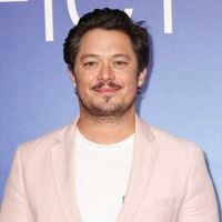 Aurélien Wiik annonce la naissance de son premier enfant : sa compagne Gwladys, également actrice, partage une photo