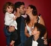 Elle explique avoir développé une relation très forte avec Gianni après avoir vécu seule avec lui pendant plusieurs années.

Rachel Legrain Trapani, son compagnon Valentin Leonard avec leurs fils Andrea et Gianni - En coulisses lors du défilé d'ouverture du Salon du Chocolat 2022 à Paris, Porte de Versailles, le 27 octobre 2022.
© Veeren / Pierre Perusseau / Bestimage