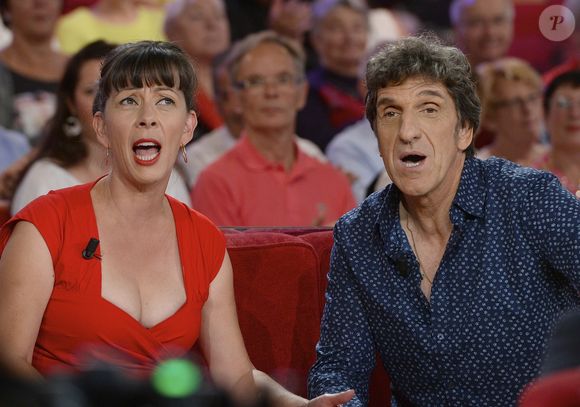 Corinne et Gilles Benizio, alias Shirley et Dino - Enregistrement de l'émission "Vivement Dimanche" à Paris le 23 Septembre 2015 et qui sera diffusée le 27 Septembre 2015. - Invité principal Muriel Robin COADIC GUIREC / BESTIMAGE