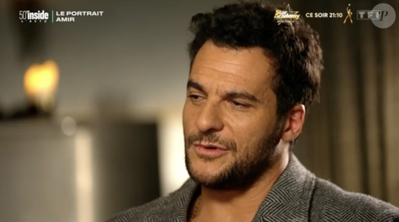 Amir, sur le plateau de 50mn Inside, avec Isabelle Ithurburu. Capture émission de TF1.