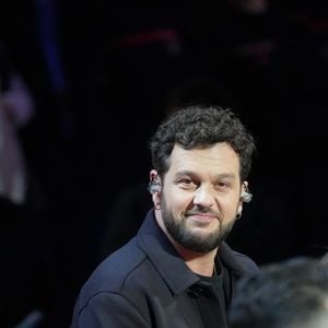 Claudio Capéo lors de la deuxième soirée de la 39ème édition du Téléthon sur France 2 aux Studios du Lendit à Saint-Denis, France, le 6 décembre 2025. Les trente heures du Téléthon 2025 s'achèvent sur un compteur de 83,5 millions d'euros. © Anne-Sophie Guebey/Bestimage