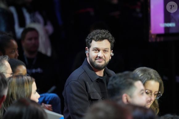 Claudio Capéo lors de la deuxième soirée de la 39ème édition du Téléthon sur France 2 aux Studios du Lendit à Saint-Denis, France, le 6 décembre 2025. Les trente heures du Téléthon 2025 s'achèvent sur un compteur de 83,5 millions d'euros. © Anne-Sophie Guebey/Bestimage