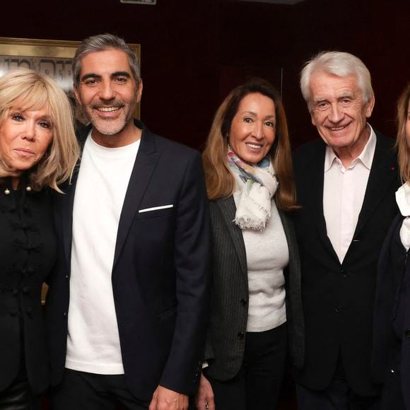 Brigitte Macron, Ary Abittan, Nicole et Gilbert Coullier, Tiphaine Auzière, lors de la première du nouveau spectacle de Ary Abittan, "Ary Abittan Authentique" aux Folies Bergère à Paris, France, le 07 décembre 2025. © Jack Tribeca / Bestimage