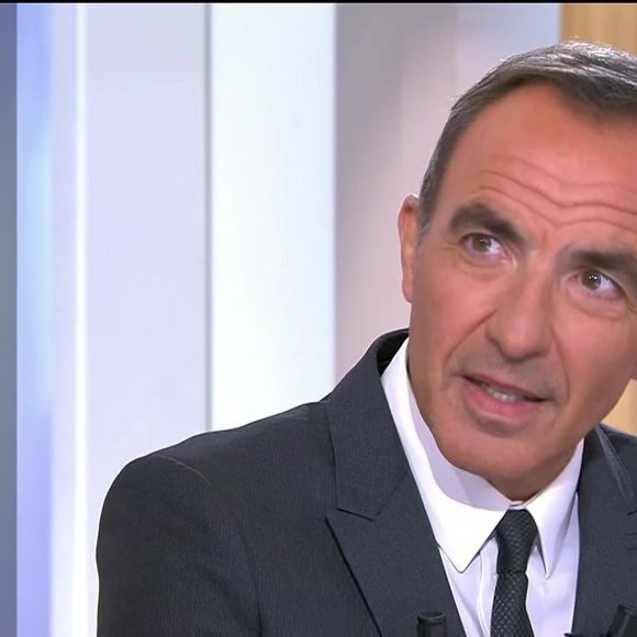Émission "C L'Hebdo", présenté par Aurélie Casse sur France 5.