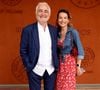 A savoir Laetitia Barlerin 

Guy Savoy et sa compagne Laetitia Barlerin - Les célébrités au photocall du village lors des Internationaux de France de Tennis de Roland Garros 2026. Paris, le 31 mai 2026. © Jacovides / Bestimage