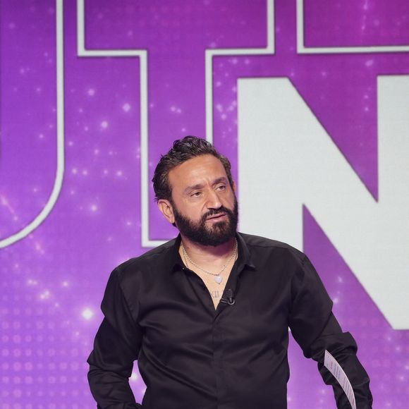 Exclusif - Cyril Hanouna, sur le plateau de  TBT9 présenté par C.Hanouna, et diffusé en direct sur W9, Paris, France, le 04 novembre 2025. © Jack Tribeca / Bestimage