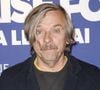 Il s'agit de Pascal Demolon, que vous avez sans doute déjà vu à plusieurs reprises au cinéma 

Info - L’acteur Pascal Demolon écarté d’un festival en raison d’accusations de violences conjugales - Pascal Demolon - Avant-première du film "De Mauvaise Foi" à l'UGC Bercy à Paris le 29 avril 2025. © Marc Ausset-Lacroix/Bestimage