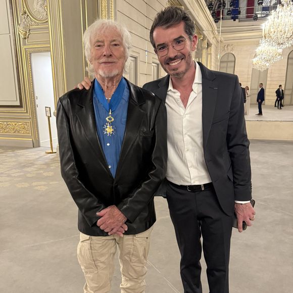 Damien Nougarède, Hugues Aufray - Hugues Aufray (97 ans) a été élevé au rang de commandeur de l'ordre national du Mérite par Emmanuel Macron au palais de l’Elysée à Paris le 15 septembre 2026. | 00770130