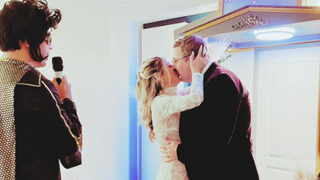 "La plus belle affaire conclue de ma vie" : Un acheteur d'Affaire Conclue s'est fiancé, il va épouser Bernie !