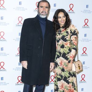Eric Cantona et sa femme Rachida Brakni lors du photocall de la 18ème édition du "Dîner de la mode du Sidaction" au Pavillon Cambon Capucines - Potel et Chabot à Paris, France, le 23 janvier 2020. © Olivier Borde/Bestimage