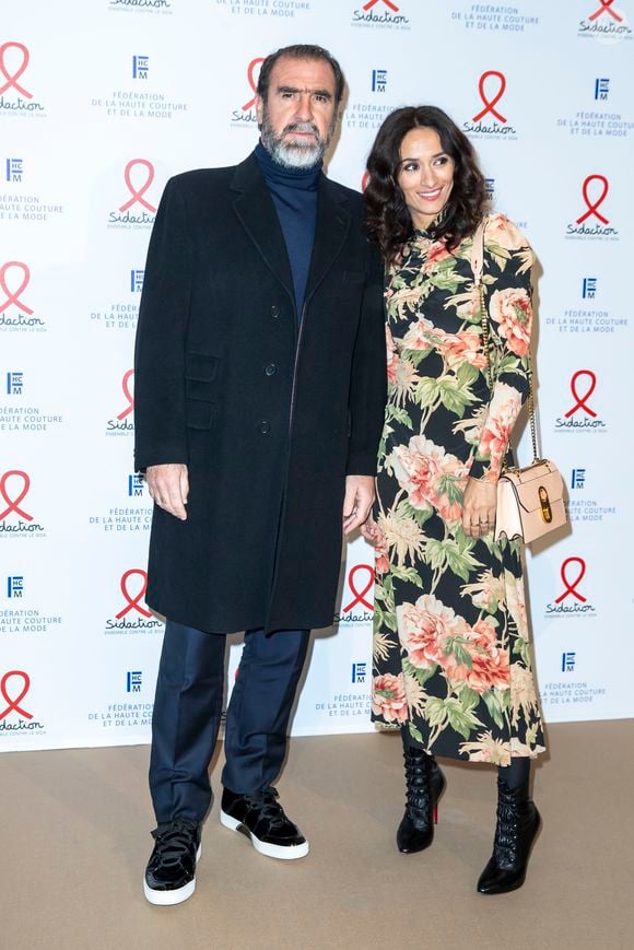 Eric Cantona et sa femme Rachida Brakni lors du photocall de la 18ème édition du "Dîner de la mode du Sidaction" au Pavillon Cambon Capucines - Potel et Chabot à Paris, France, le 23 janvier 2020. © Olivier Borde/Bestimage