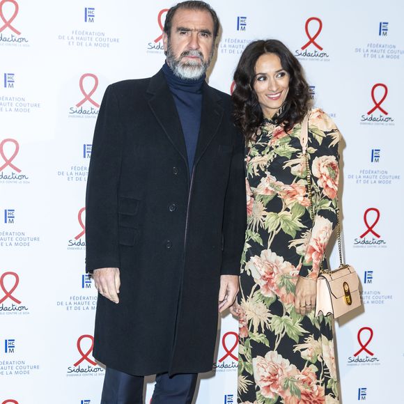 Eric Cantona et sa femme Rachida Brakni lors du photocall de la 18ème édition du "Dîner de la mode du Sidaction" au Pavillon Cambon Capucines - Potel et Chabot à Paris, France, le 23 janvier 2020. © Olivier Borde/Bestimage