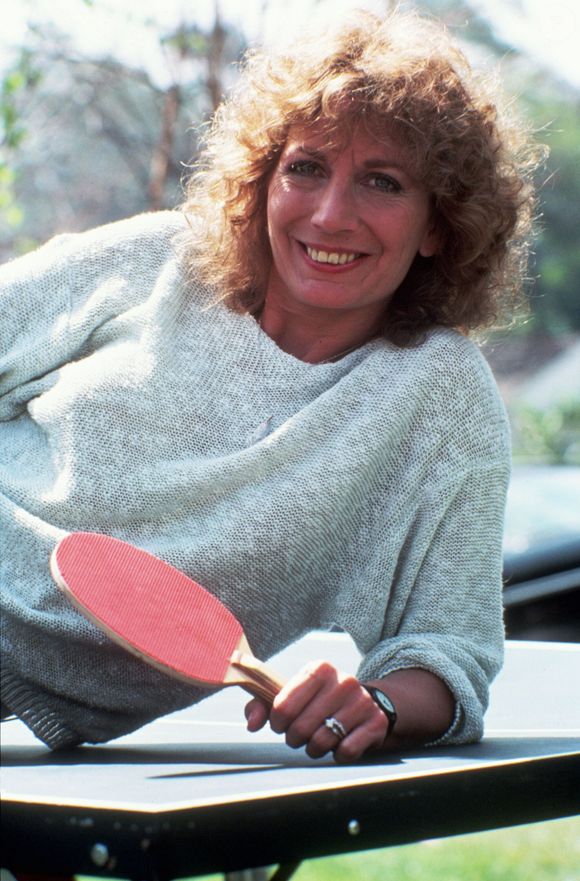 Penny Marshall a tourné dans une quinzaine de films, notamment 1941 de Steven Spielberg, et dans une trentaine de programmes sur le petit écran, notamment dans "Laverne and Shirley". Elle s'est aussi illustrée en tant que réalisatrice, notamment avec "Big".

L'actrice et réalisatrice Penny Marshall le 23 mai 1984, dans la sitcom "Love Thy Neighbor". © 20th Century Fox / Zuma Press / Bestimage