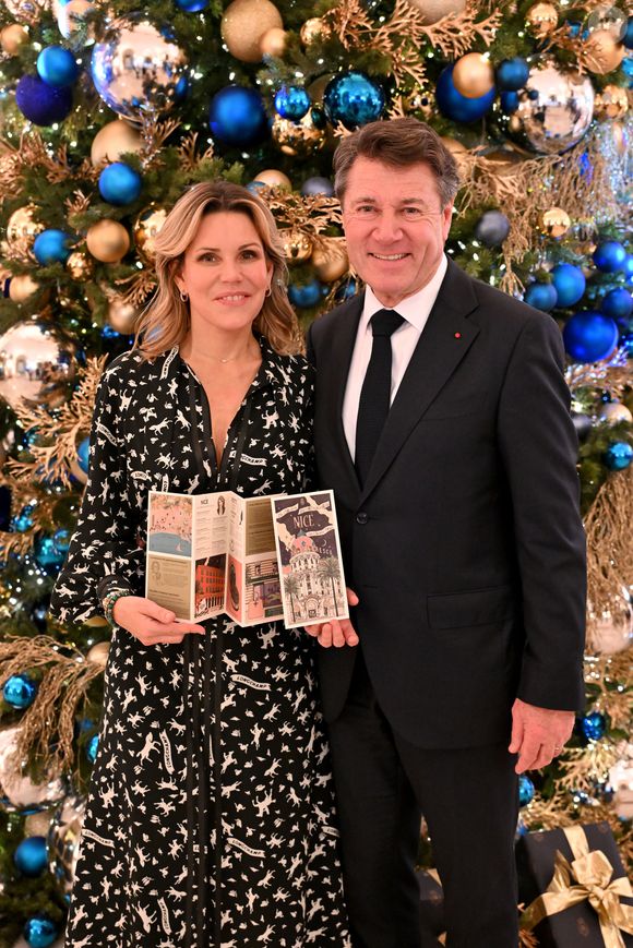 Exclusif - Laura Tenoudji Estrosi a présenté son 8ème guide des adresses incontournables by Laura Tenoudji Estrosi à l'hôtel Negresco à Nice, le 18 décembre 2024. Ici, elle pose avec son mari, Christian Estrosi, le maire de Nice.
On connaissait "Laura du Web", dorénavant il faut aussi compter avec "Laura de Nice". Laura et ses bons tuyaux, va permettre aux futurs vacanciers descendus dans le mythique hôtel niçois, le Negresco, de decouvrir un petit guide avec des adresses niçoises incontournables, comme les restaurants La Petite Maison, Chez Davia, Nespo, ou l'African Queen à Bealieu, mais aussi le quartier des Antiquaires près du port, la colline du Château, le parc de Cimiez et son musée Matisse, ou l'hôtel Amour et le Mama Shelter... un peu de douceur avec la patisserie de Julien Dugourg ou les chocolats de la Maison Henri Auer. Dans cette édition, on trouve aussi, une interview de Murielle Mayette-Holtz, la directrice du Théâtre National de Nice, comédienne et metteure en scène, une recette de la Maison Prunier, Oeuf Christian Dior au Caviar.. 
Avec Longchamp, Mercedes by My Car Côte d'Azur, les Galeries Lafayette, Les Chalets Plein Sud dans la station de ski d'Isola 2000, la Maison Prunier (du caviar français), comme partenaire et le Negresco, Laura sort son guide tous les semestres. D'un 4 pages pour sa première édition, les éditions suivantes ont grandi avec beaucoup plus d'adresses, d'idées balades, de sorties culturelles, et donc beaucoup plus de feuillets qui se présentent en forme d'accordéon, facile à ranger et surtout pratique pour les touristes. Ce guide est aussi en vente dans la boutique de l'hôtel, pour la somme de 5 euros qui seront reversés au profit de l'hôpital Lenval pour enfant. © Bruno Bebert/Bestimage