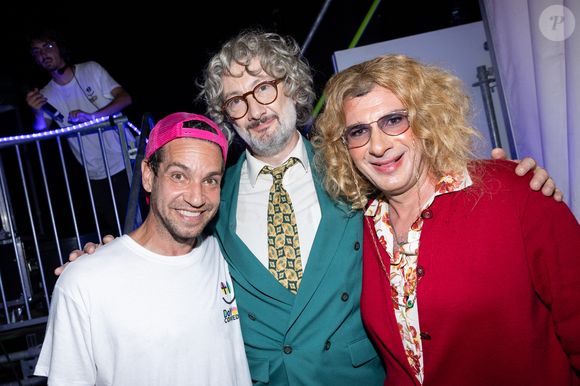 Pour rappel, dans "Morning Live", Michaël Youn en a fait voir de toutes les couleurs à la télévision !

Exclusif - Vincent Desagnat Michaël Youn et Benjamin Morgaine en backstage de la première édition du "Do You Comedy" à la Citadelle de Saint-Tropez, Côte d'Azur, France, le 29 juin 2025. 

Photo : Cyril Moreau / Bestimage