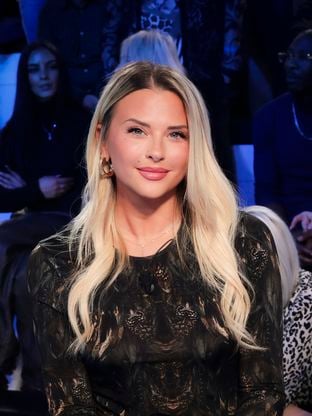 Kelly Vedovelli est enceinte