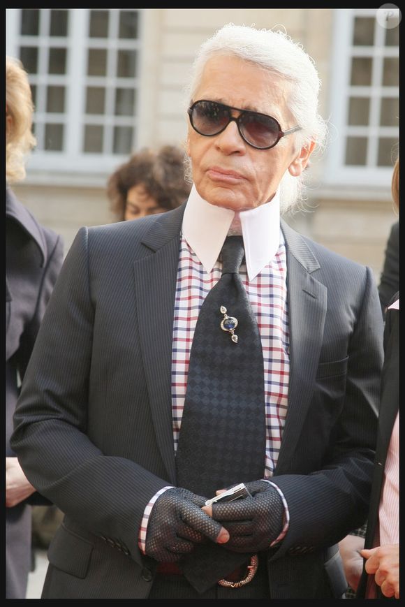 Première frappe de la série de monnaies de collection « Coco Chanel », dessinée par Karl Lagerfeld. © Borde-Guirec / Bestimage