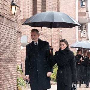 Le roi Felipe VI (Le roi Felipe VI d'Espagne) , la reine Letizia (La reine Letizia d'Espagne) , la princesse Leonor (La princesse Leonor), la princesse Sofia (L'infante Sofia d'Espagne), la reine Sofia (La reine Sofia) - Les obsèques de la princesse Irène de Grèce et de Danemark (la princesse Irène de Grèce et de Danemark) à la cathédrale orthodoxe grecque Saint-André-et-Saint-Démétrius. Madrid - 17 janvier 2026