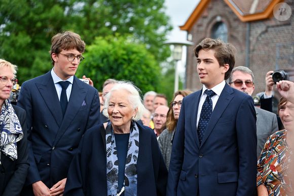 Reste à voir quelle direction il choisira à la rentrée, entre devoirs princiers et vie personnelle.

La reine Paola de Belgique, le prince Nicolas et Le prince Aymeric de Belgique commémorent le 67ème anniversaire de la tragédie du Bois du Cazier à Marcinelle (Belgique), le 8 août 2023, en présence d'Antonio Tajani, ministre italien des Affaires étrangères. La catastrophe minière du 8 août 1956 avait causé la mort de 262 mineurs. 
© Frédéric Andrieu / Bestimage